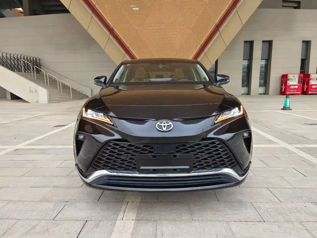 Toyota Venza 2022 — фото 2