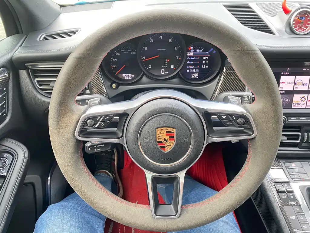 Porsche Macan 2019 — фото 9