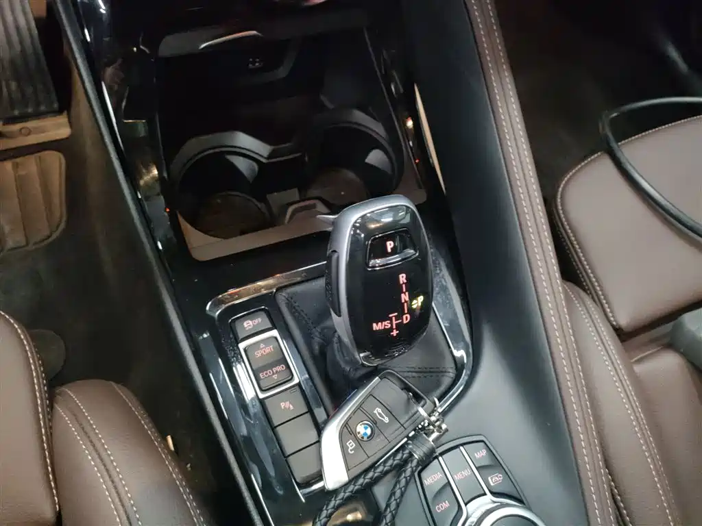 BMW X2 2022 — фото 10