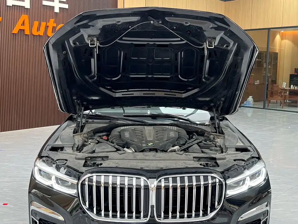 BMW 7 Series 2012 — фото 27