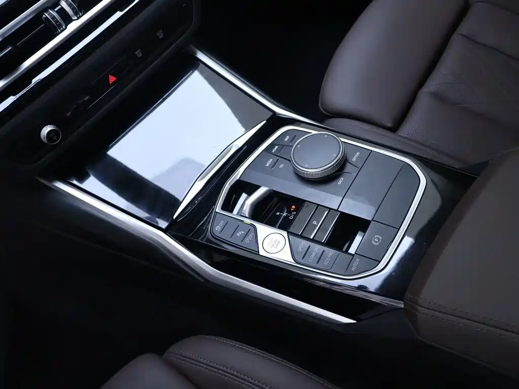 BMW 3 Series 2023 — фото 12