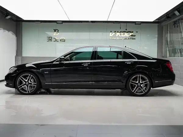 Mercedes-Benz S-Class 2011