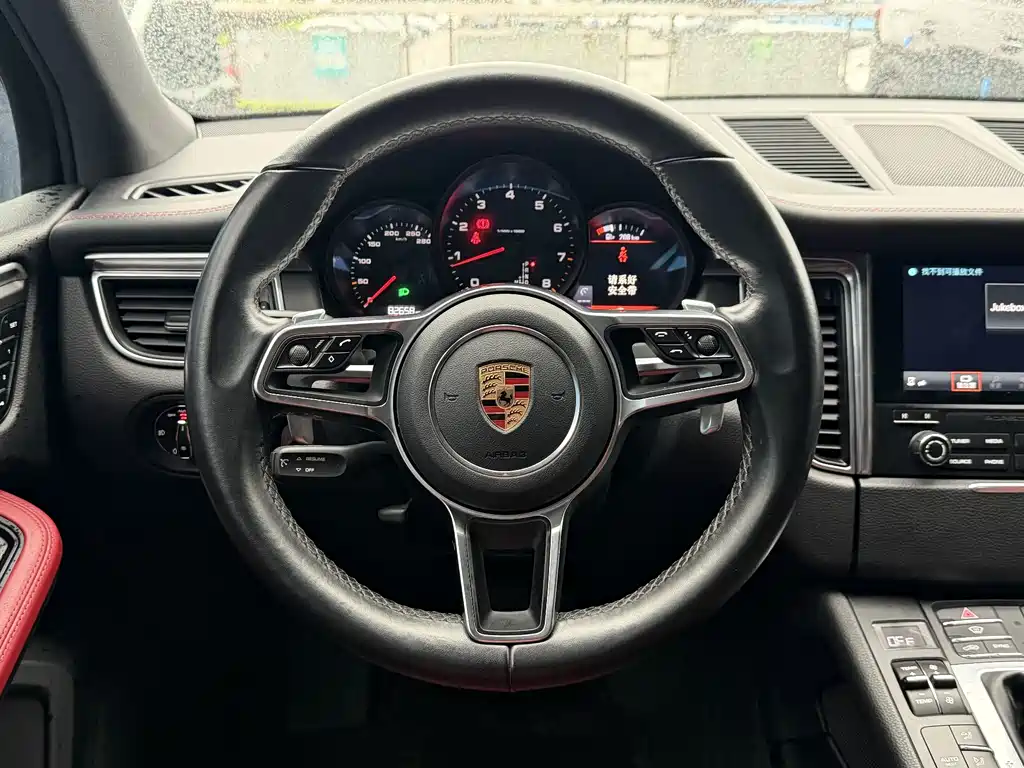 Porsche Macan 2017 — фото 17