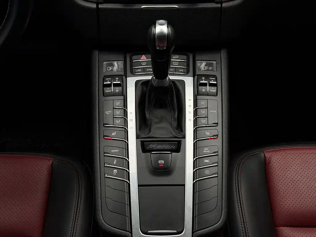 Porsche Macan 2017 — фото 19
