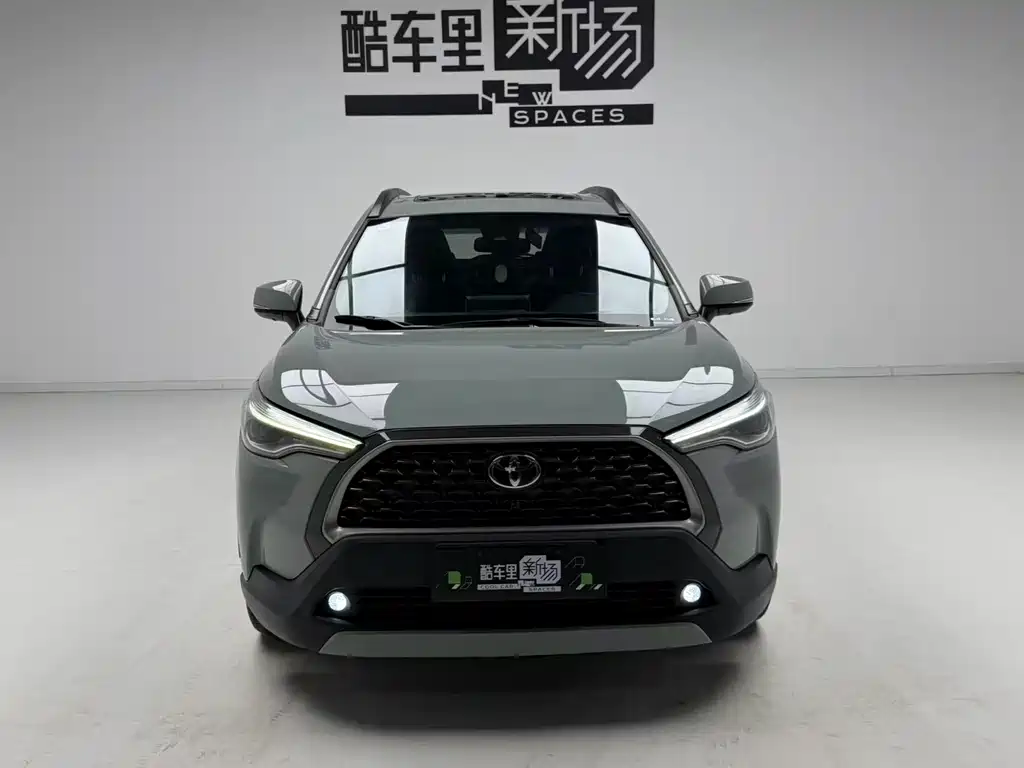 Toyota Corolla Cross 2022 — фото 2