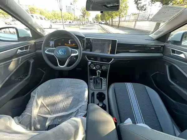 Volkswagen Sagitar 2025