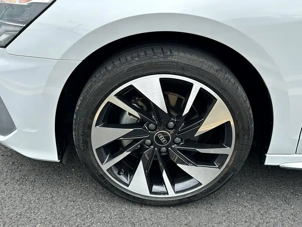 Audi A3 2023 — фото 14