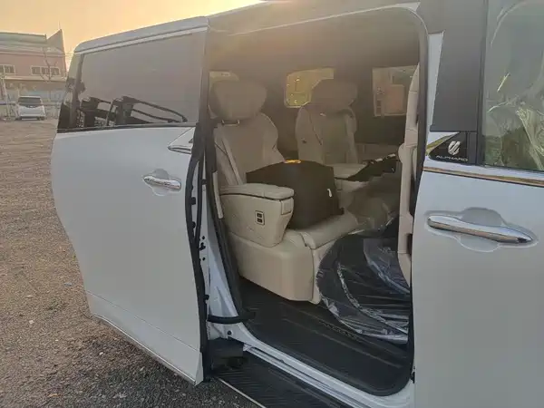 Toyota Alphard 2025