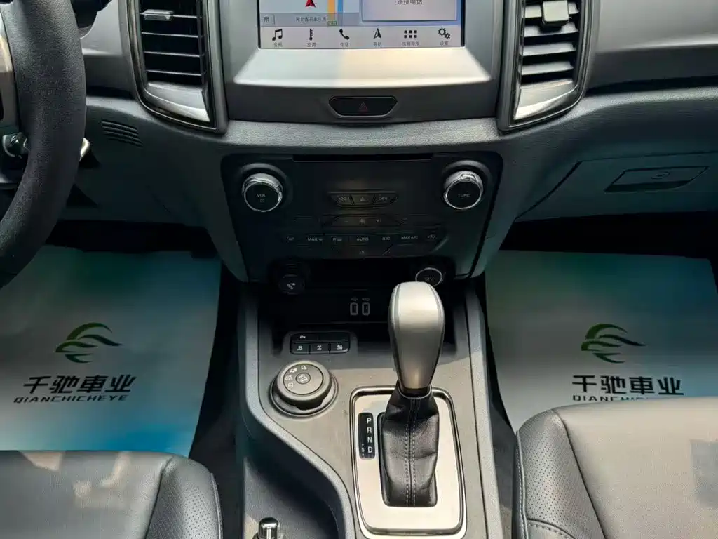 Ford Everest 2018 — фото 14