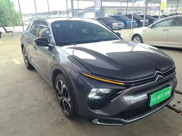 Citroën Versailles C5 X 2024