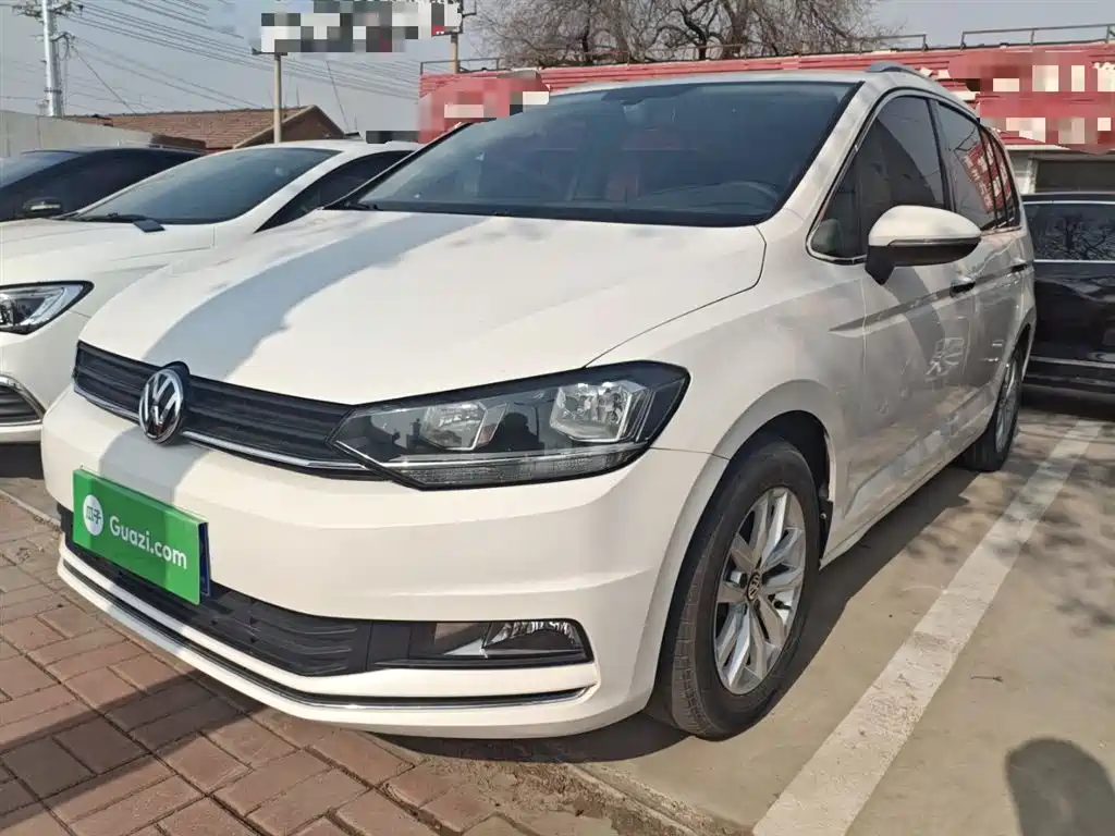 Volkswagen Touran 2018 — фото 2