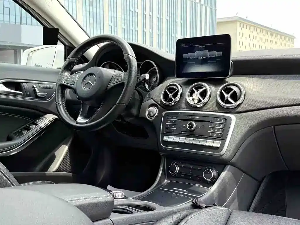 Mercedes-Benz GLA 2017 — фото 9