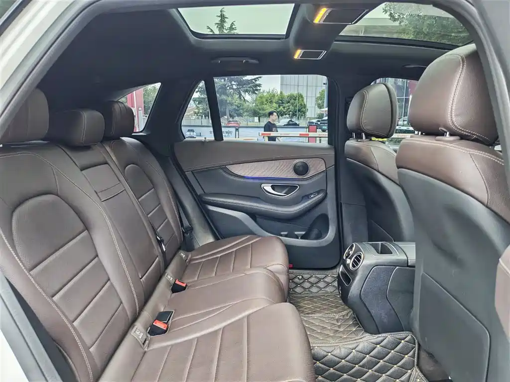 Mercedes-Benz GLC 2020 — фото 20