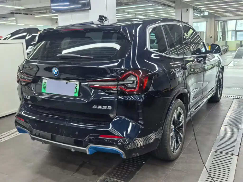 BMW iX3 2022 — фото 11