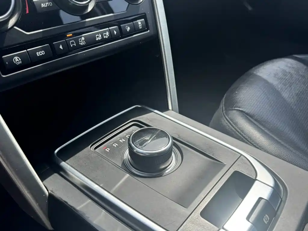 Land Rover Discovery Sport 2019 — фото 7