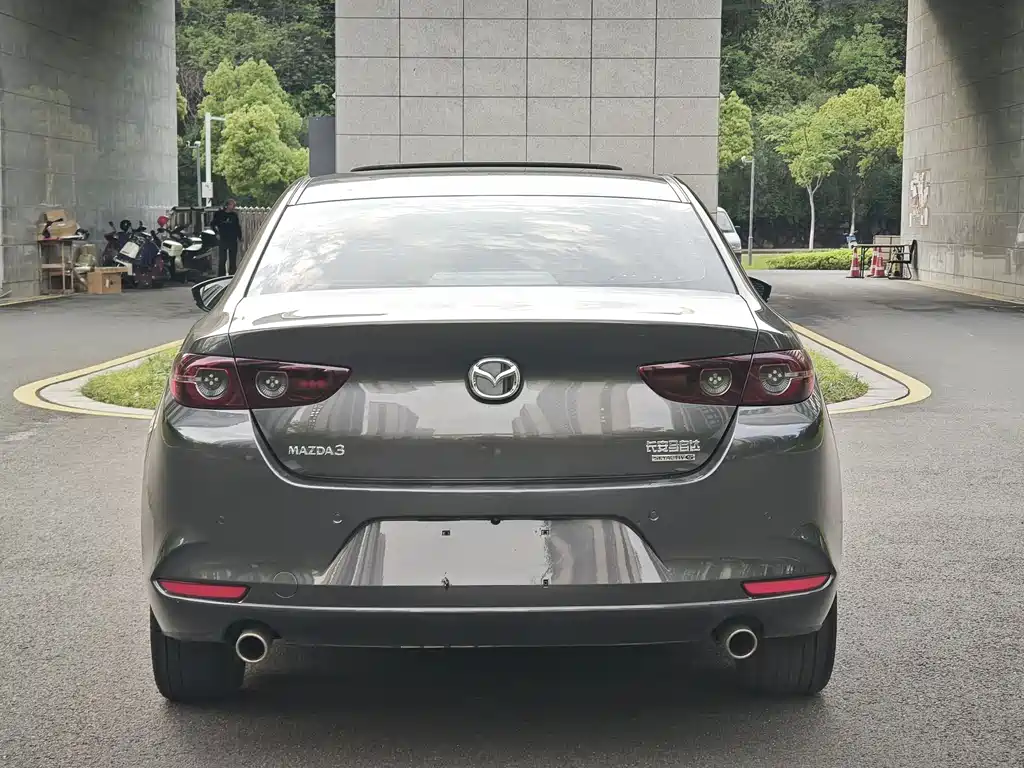 Mazda 3 Axela 2021 — фото 9