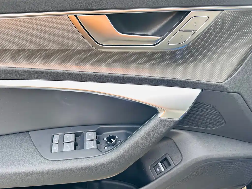 Audi A6L 2025 — фото 14