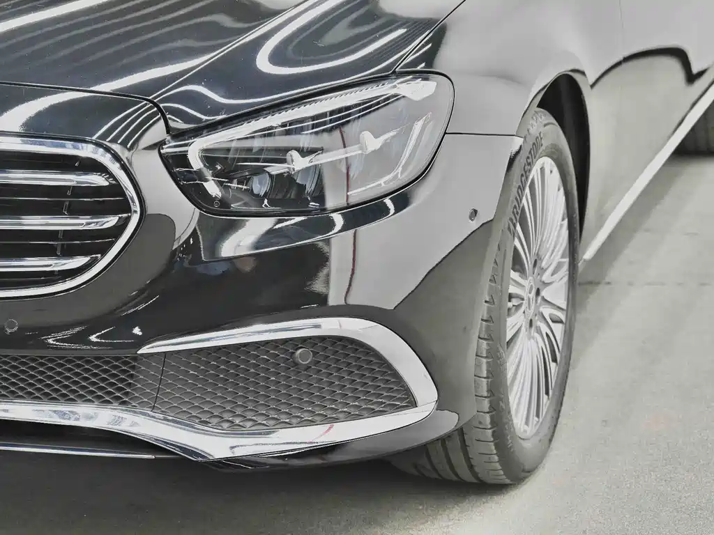 Mercedes-Benz E-Class 2022 — фото 4