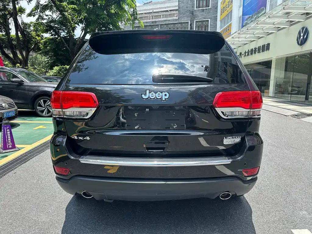 Jeep Grand Cherokee 2015 — фото 6
