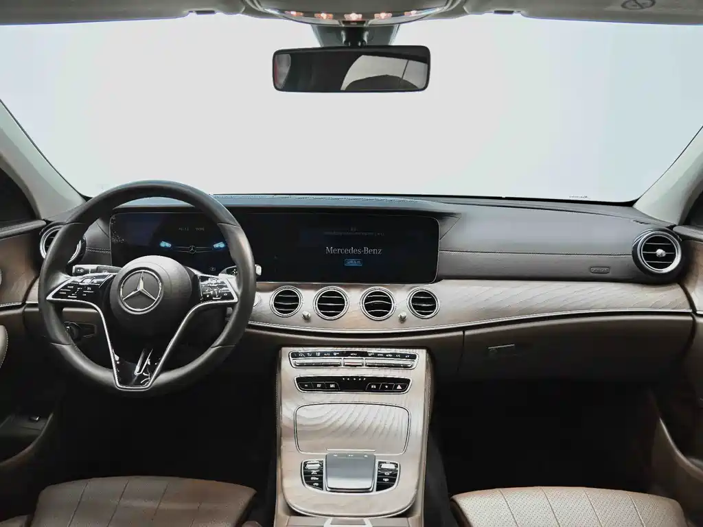 Mercedes-Benz E-Class 2022 — фото 36