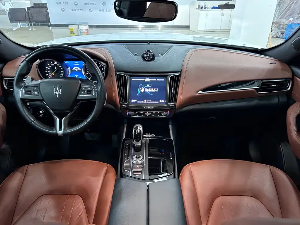Maserati Levante 2019 — фото 10