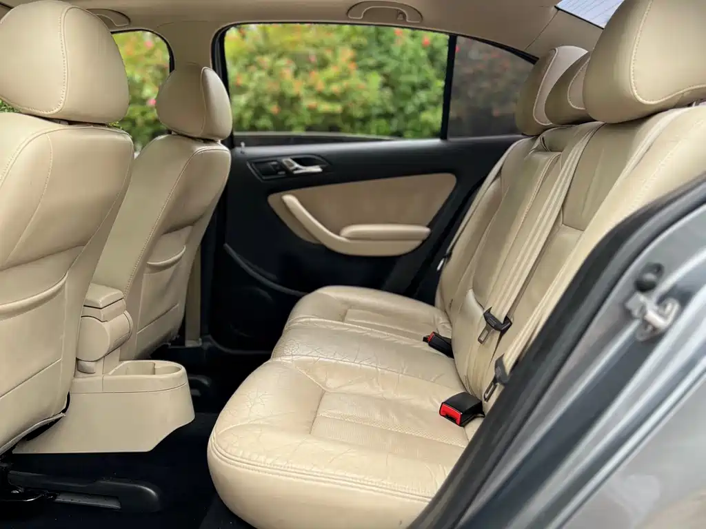 Volkswagen Lavida 2012