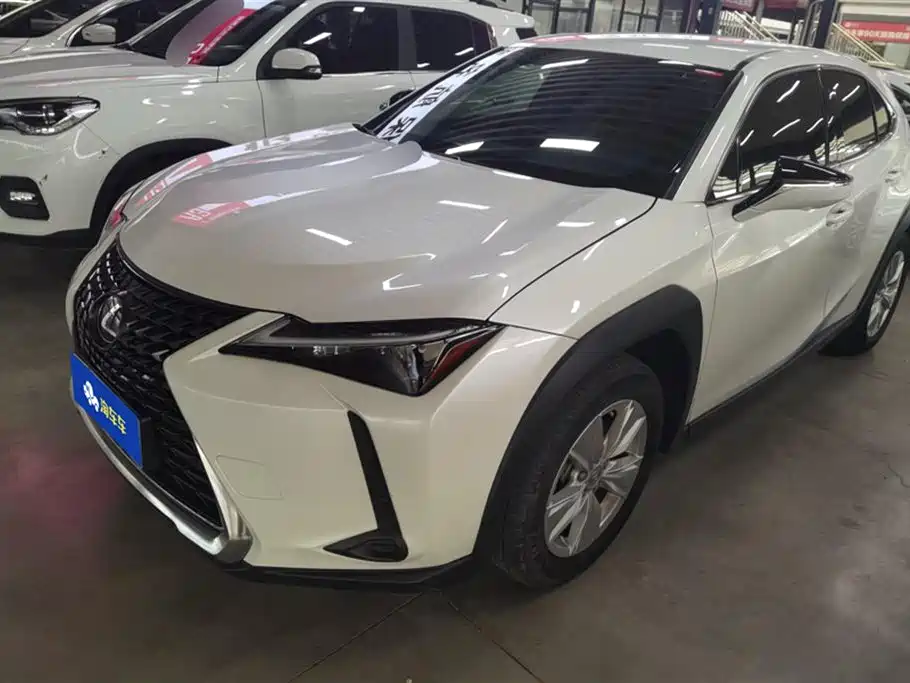 Lexus UX 2022