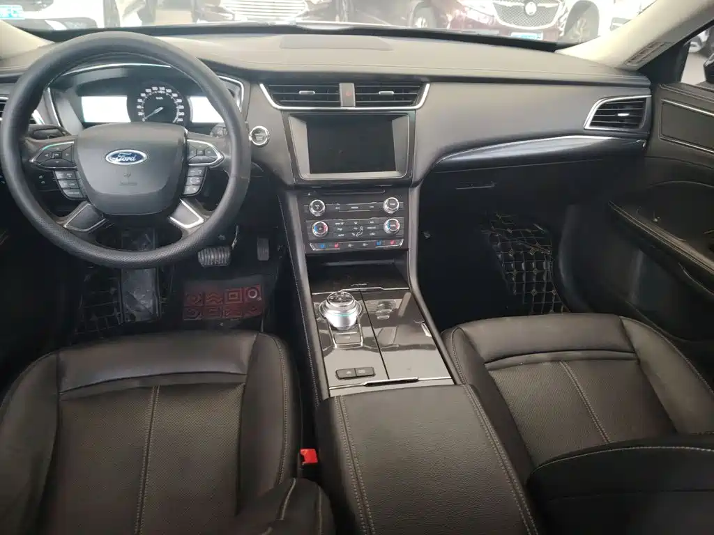 Ford Taurus 2017 — фото 14