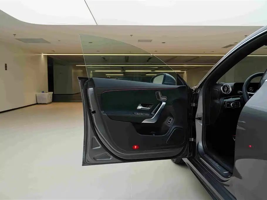 Mercedes-Benz CLA 2025 — фото 16