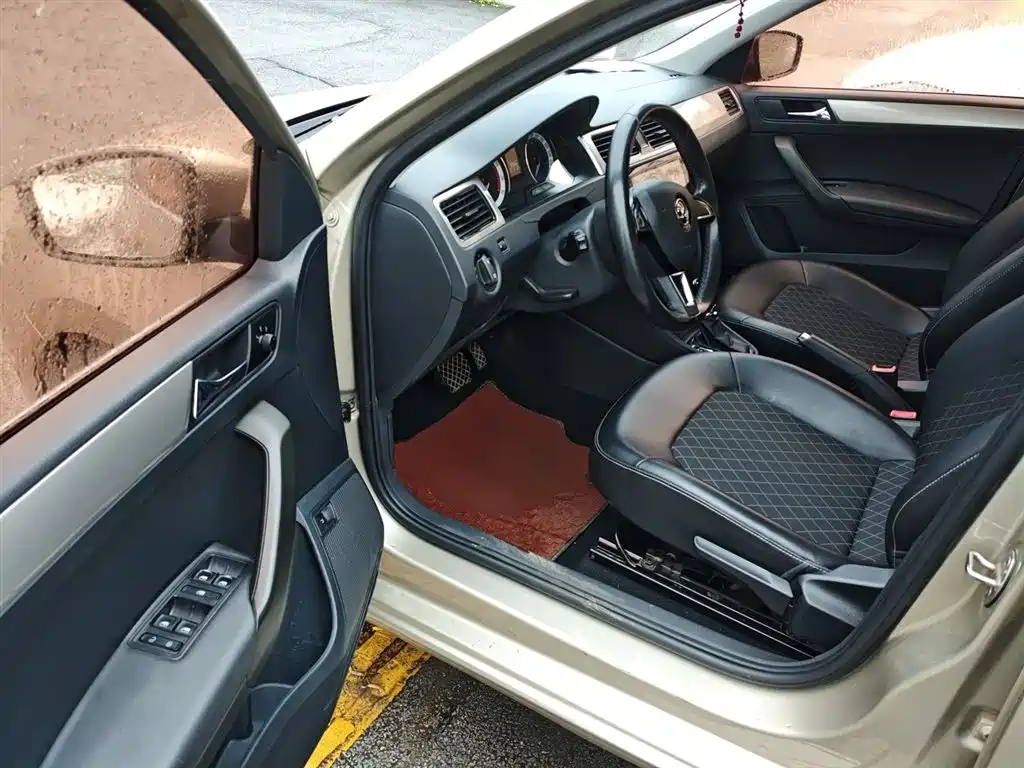 Skoda Rapid 2019 — фото 16
