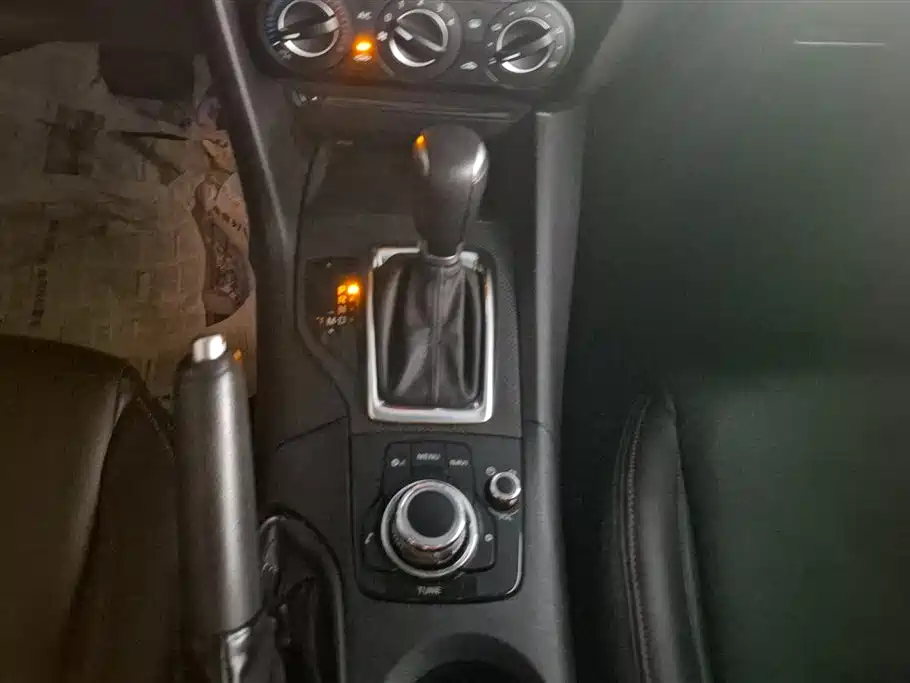 Mazda 3 Axela 2016 — фото 16