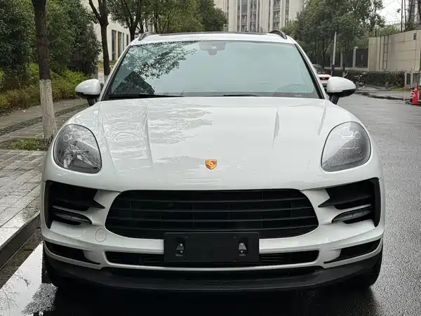 Porsche Macan 2021