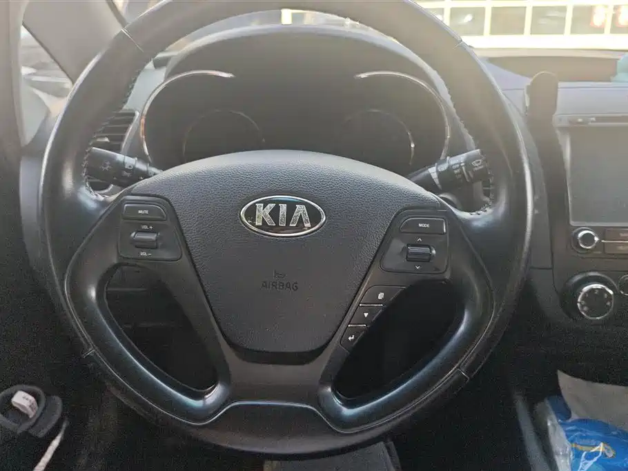 Kia K3 2014 — фото 15