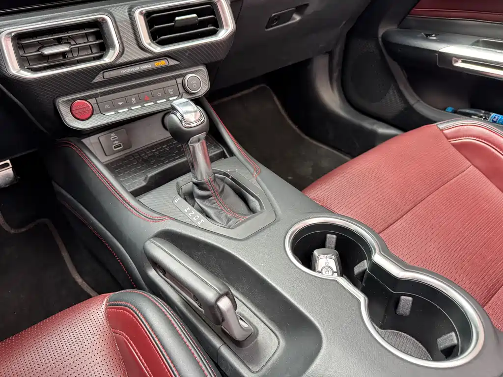 Ford Mustang 2025 — фото 12