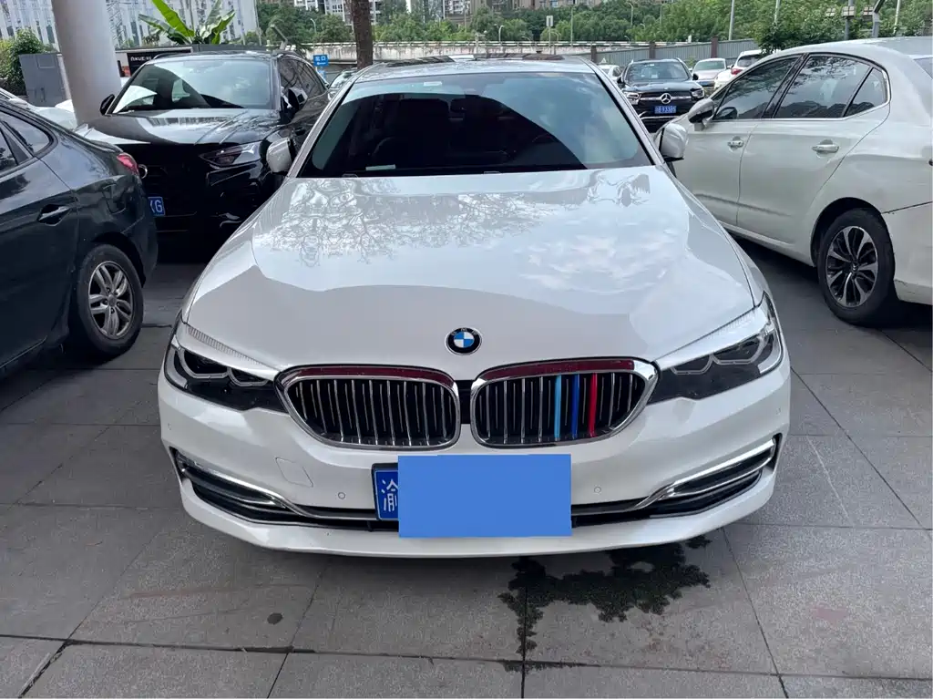BMW 5 Series 2018 — фото 2