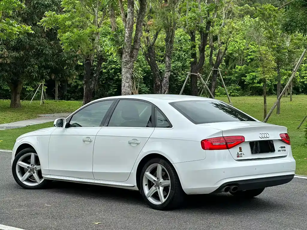 Audi A4L 2015 — фото 9