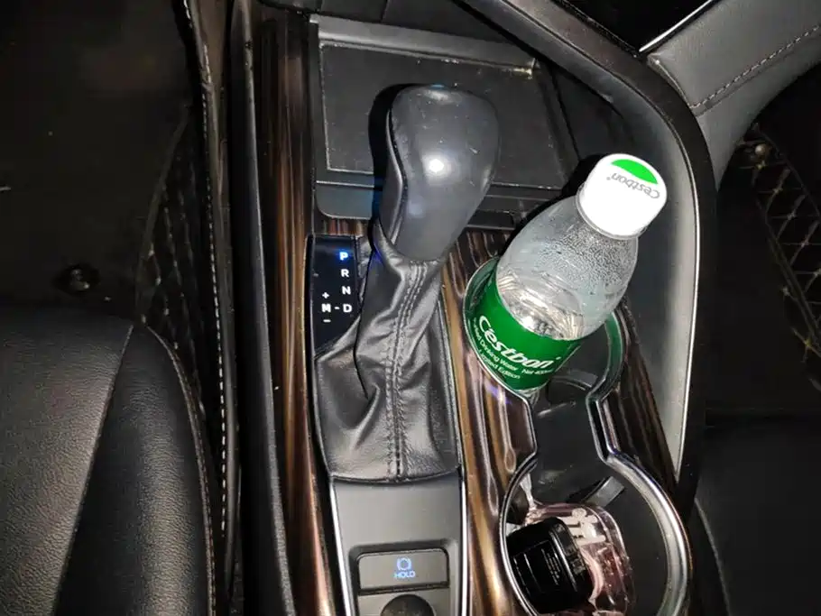 Toyota Camry 2020 — фото 16