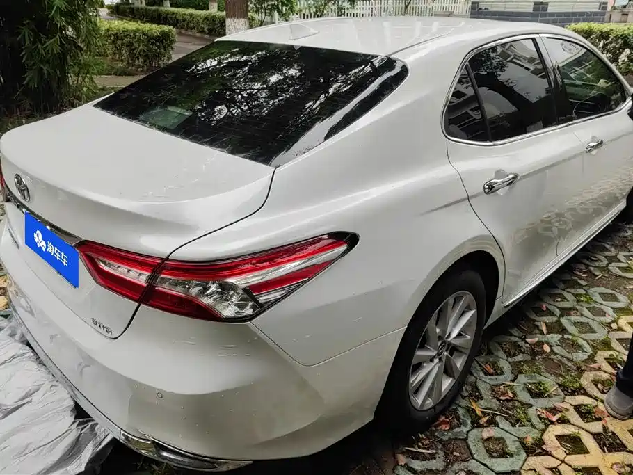 Toyota Camry 2024 — фото 3