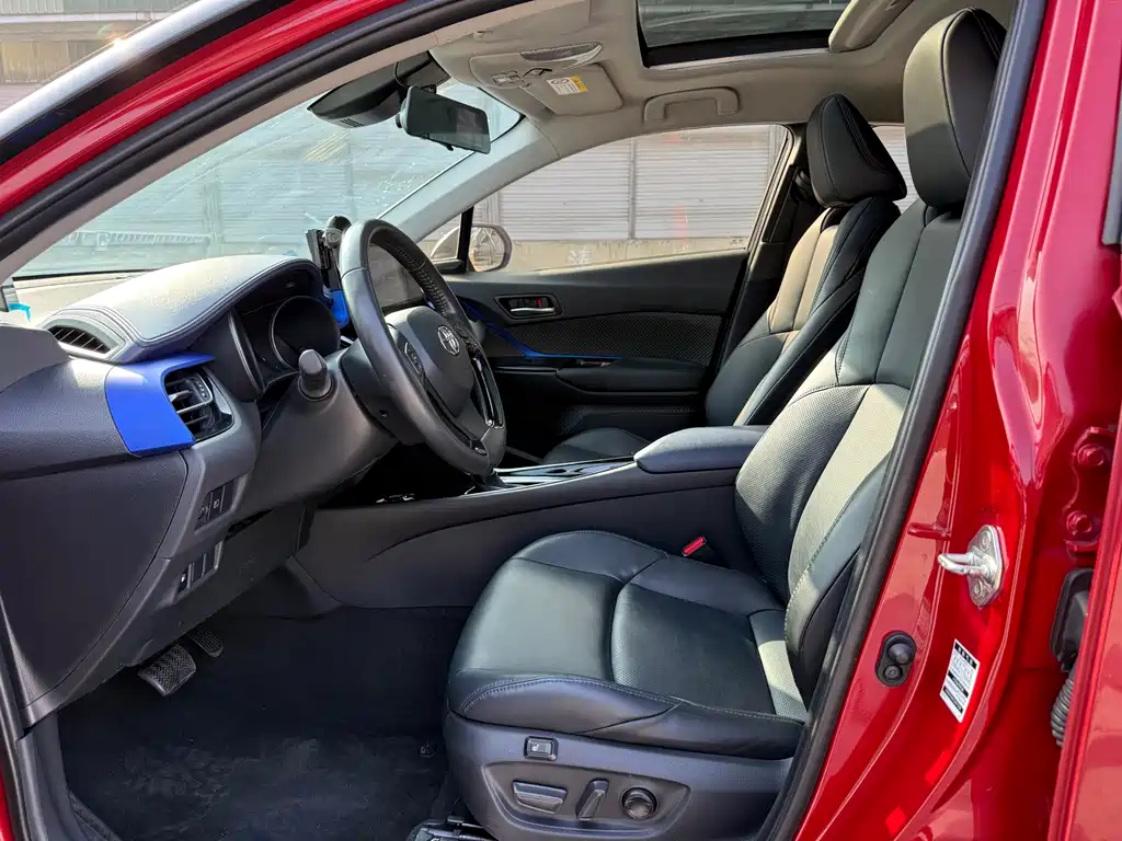 Toyota C-HR 2022 — фото 13