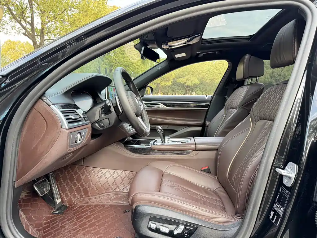 BMW 7 Series 2021 — фото 10