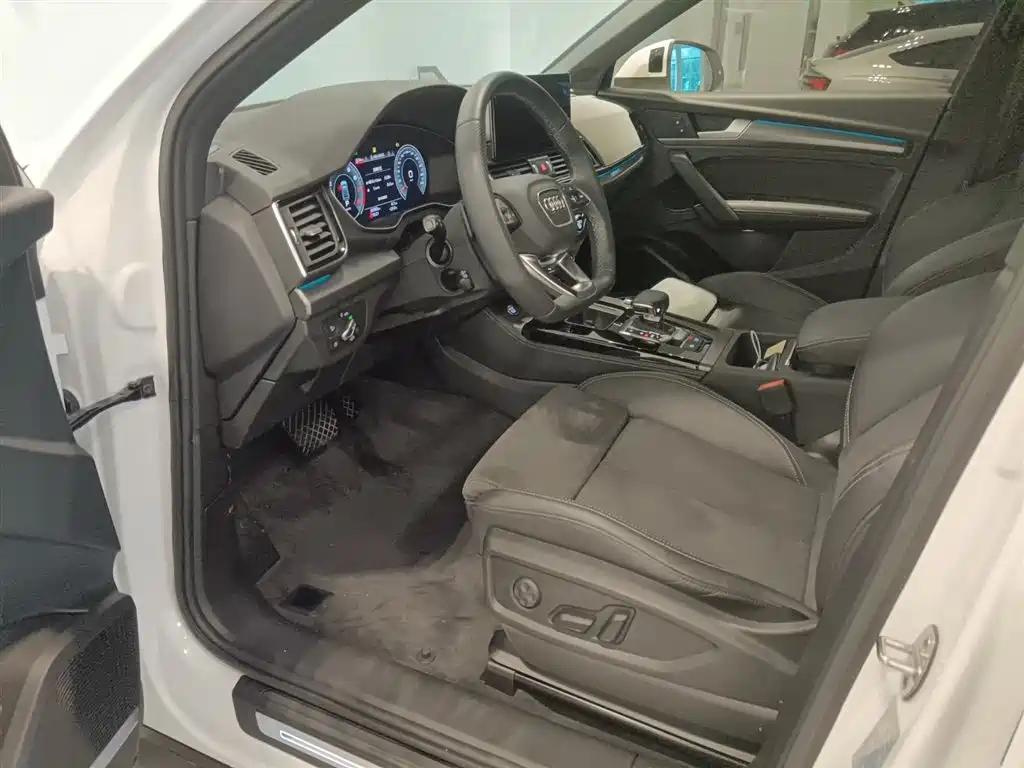 Audi Q5L Sportback 2021 — фото 10