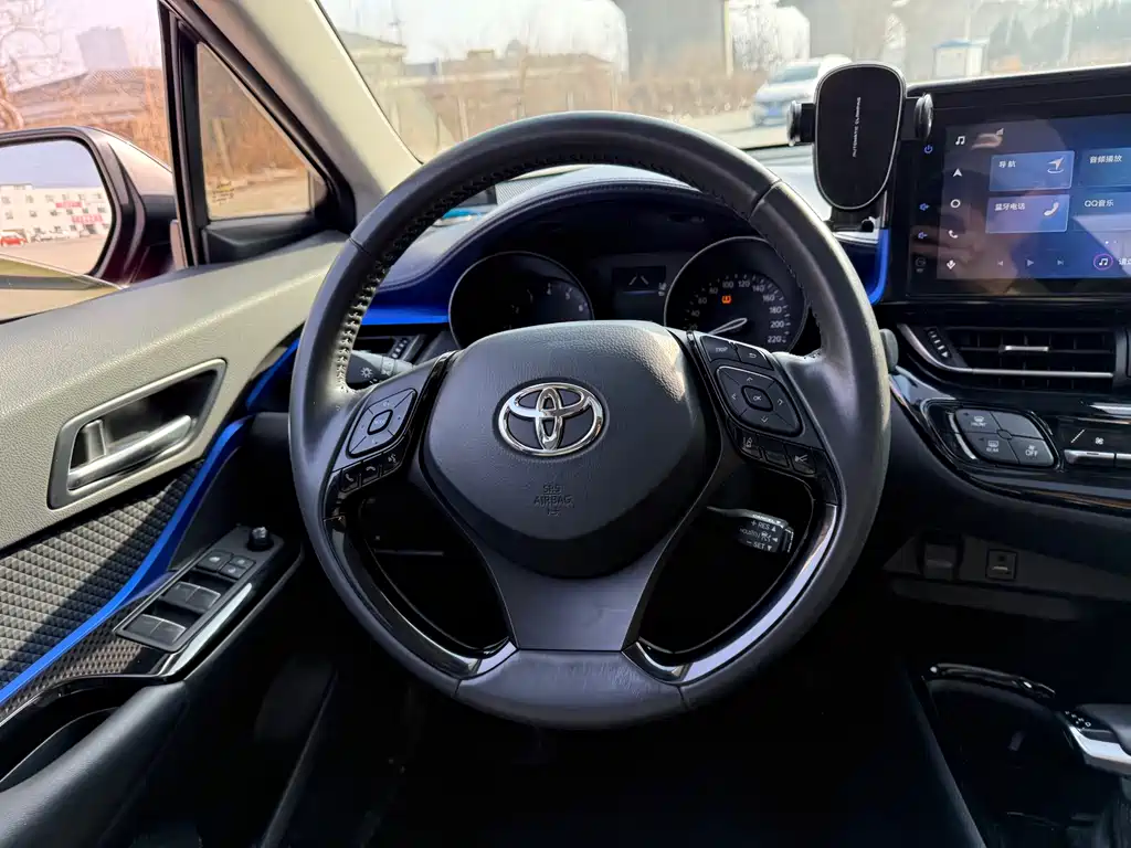 Toyota C-HR 2022 — фото 9