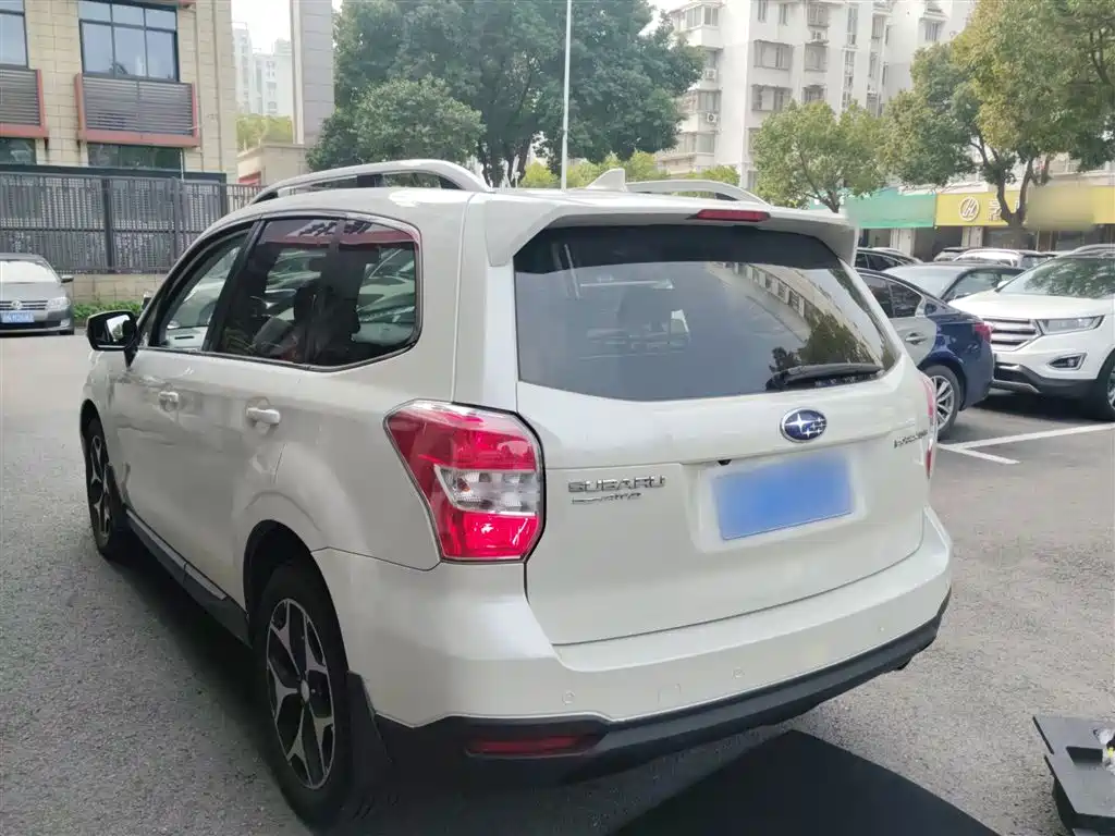 Subaru Forester 2015 — фото 23