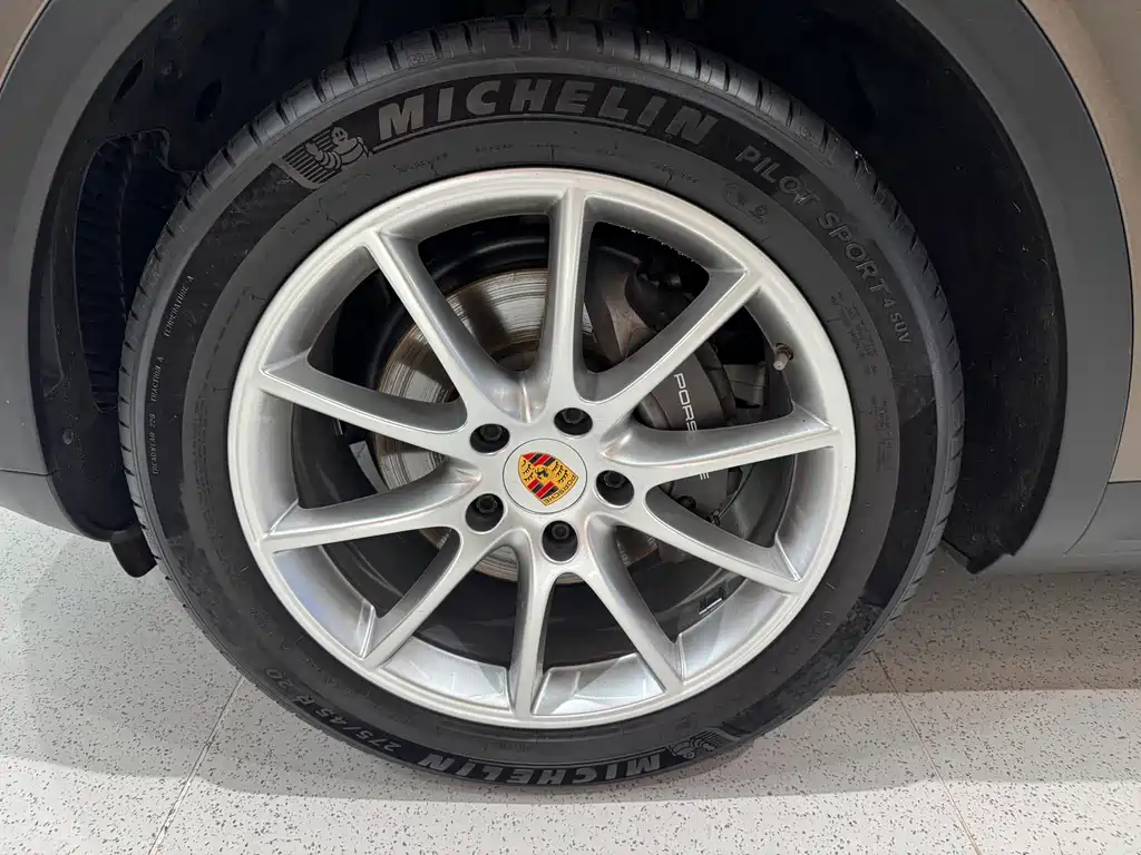 Porsche Cayenne 2019 — фото 14