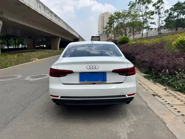 Audi A4L 2017