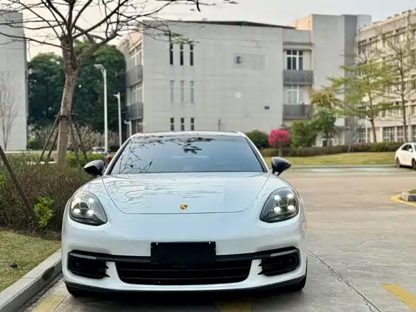 Porsche Panamera 2019