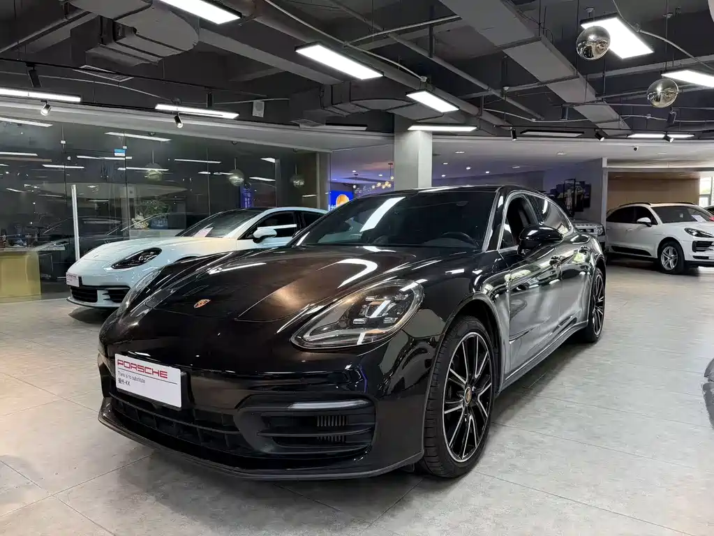 Porsche Panamera 2023 — фото 1
