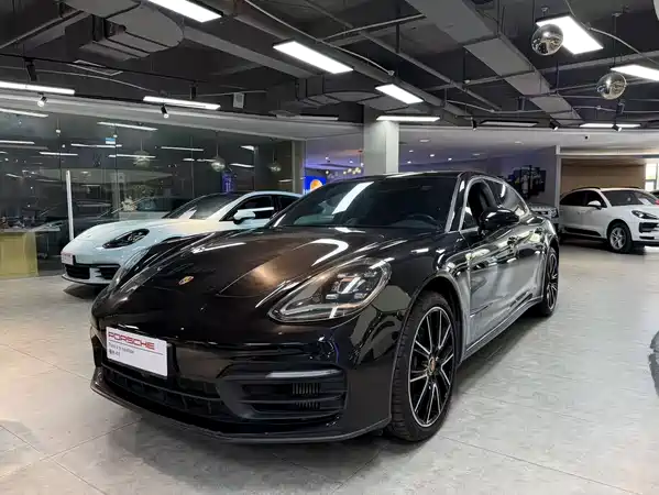 Porsche Panamera 2023