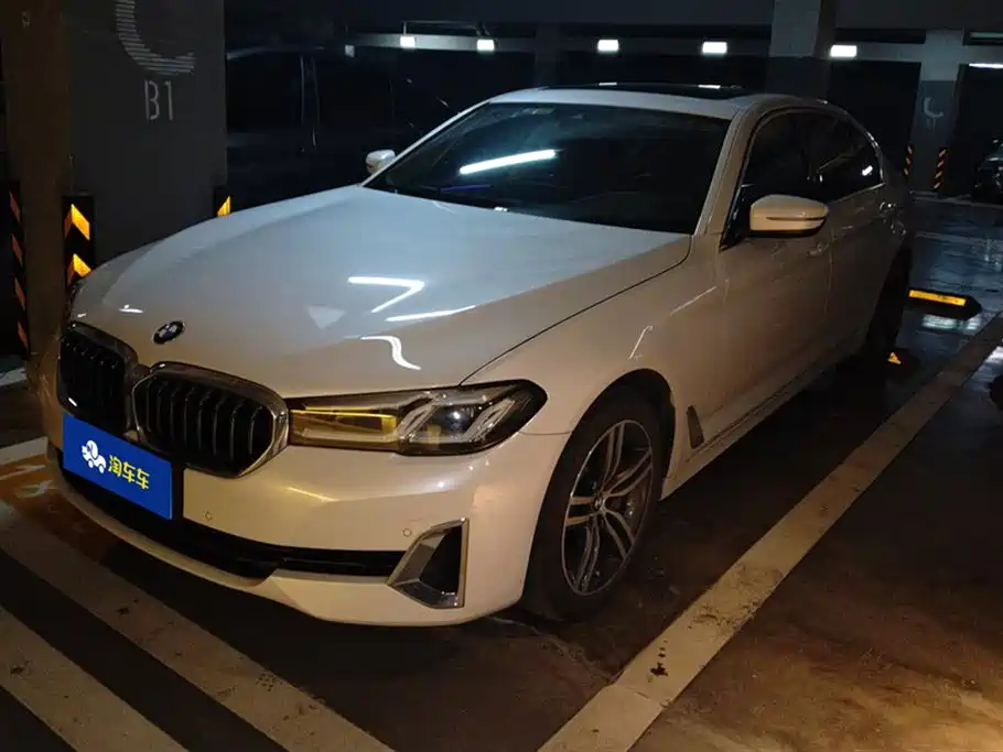 BMW 5 Series 2021 — фото 1