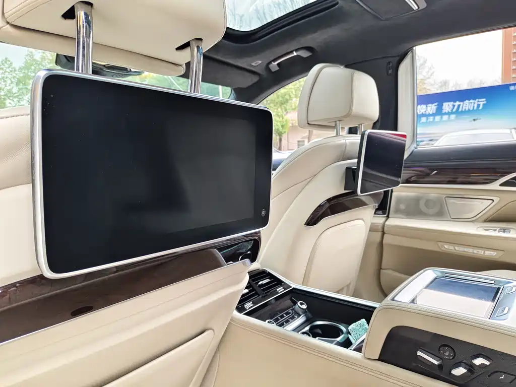 BMW 7 Series 2016 — фото 10